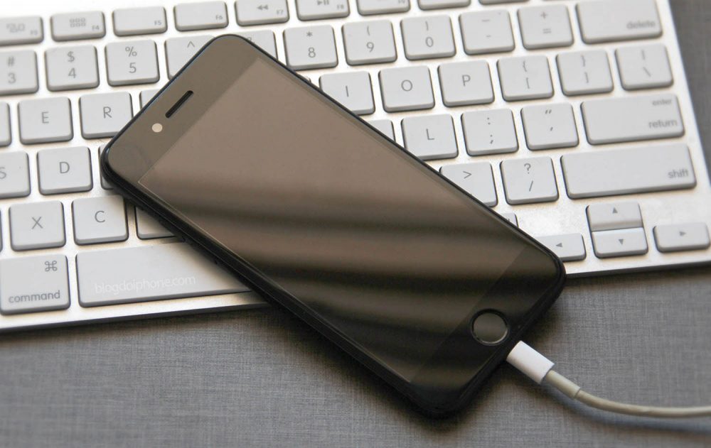 Como fica a tela do iphone quando esta carregando - iHelpU